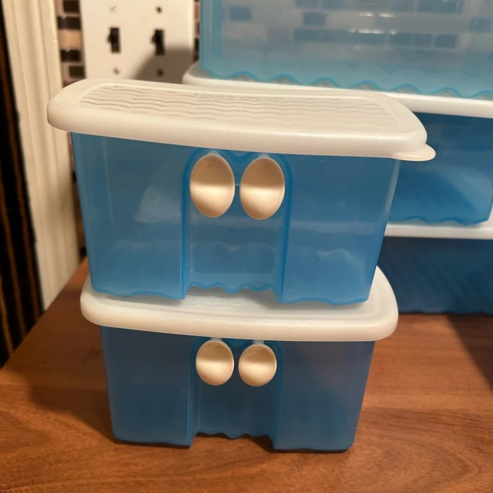 Tupperware FridgeSmart Blue Storage Container Set - Picture 3 of 6
